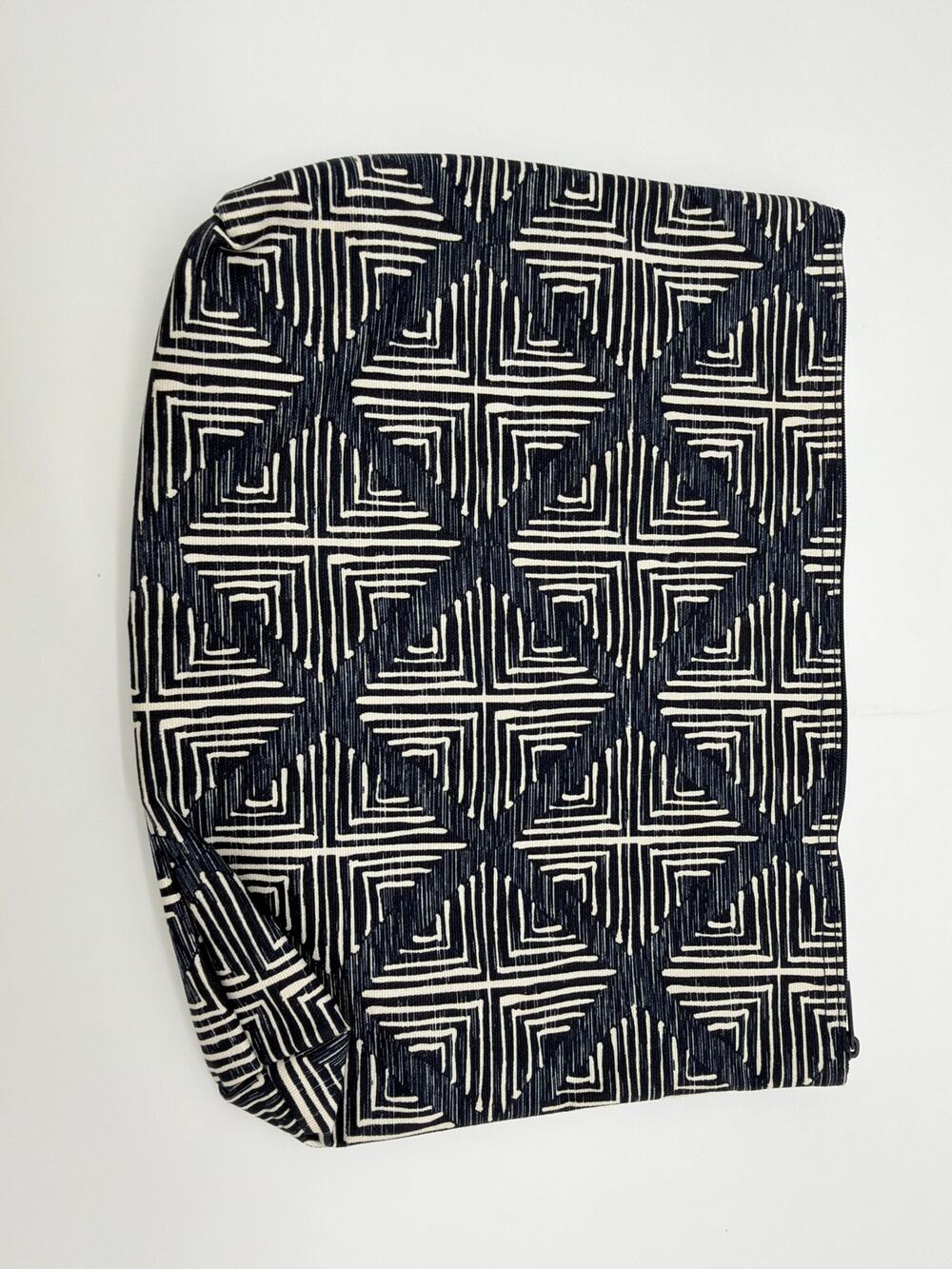Thirty-One Blue and White Patterned Zipper Pouch
